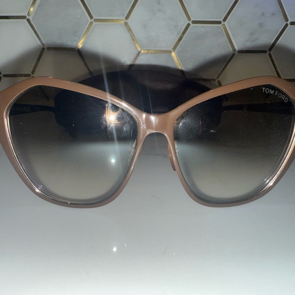 TOM FORD oversized Brown Sunglasses main image 16